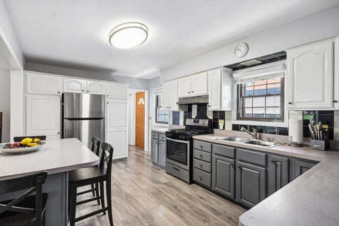 Tiny photo for 306 Poplar Avenue, Bensenville, IL 60106 (MLS # 12646926)