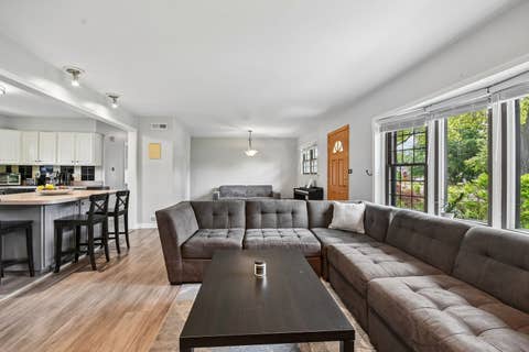 Tiny photo for 306 Poplar Avenue, Bensenville, IL 60106 (MLS # 12646926)