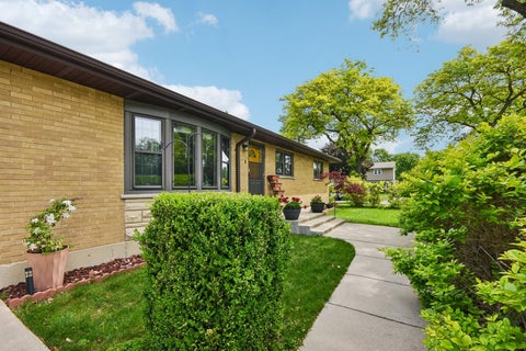 Tiny photo for 306 Poplar Avenue, Bensenville, IL 60106 (MLS # 12646926)