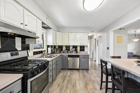 Tiny photo for 306 Poplar Avenue, Bensenville, IL 60106 (MLS # 12646926)
