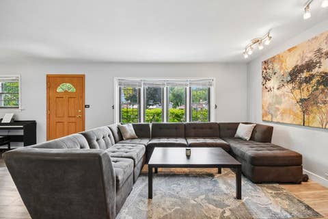 Tiny photo for 306 Poplar Avenue, Bensenville, IL 60106 (MLS # 12646926)