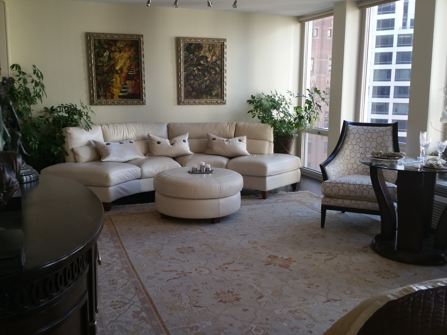 111 E Chestnut Street 17E