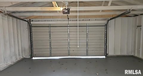 Tiny photo for 1122 MAPLE Street, Mt Vernon, IL 62864 (MLS # EB460676)