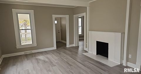 Tiny photo for 1122 MAPLE Street, Mt Vernon, IL 62864 (MLS # EB460676)