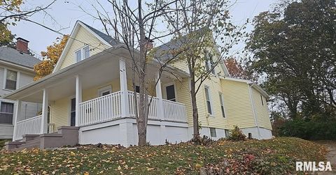 Tiny photo for 1122 MAPLE Street, Mt Vernon, IL 62864 (MLS # EB460676)