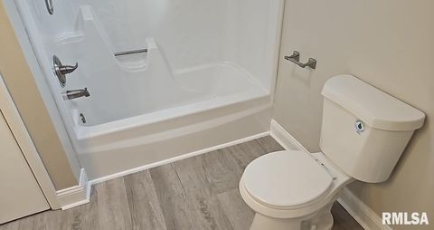 Tiny photo for 1122 MAPLE Street, Mt Vernon, IL 62864 (MLS # EB460676)