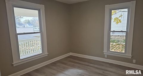 Tiny photo for 1122 MAPLE Street, Mt Vernon, IL 62864 (MLS # EB460676)