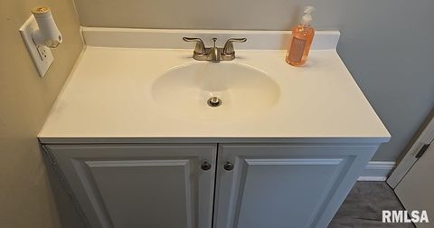 Tiny photo for 1122 MAPLE Street, Mt Vernon, IL 62864 (MLS # EB460676)