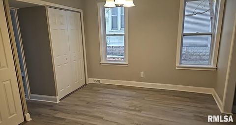 Tiny photo for 1122 MAPLE Street, Mt Vernon, IL 62864 (MLS # EB460676)