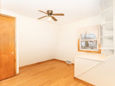 Tiny photo for 102 Park Street, Willow Springs, IL 60480 (MLS # 12589979)