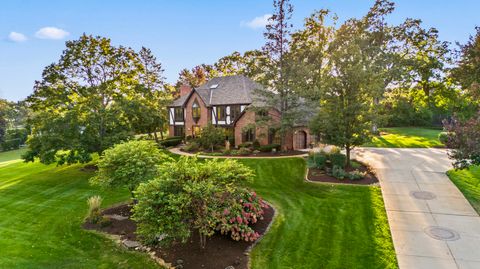 Photo of 9 Equestrian Way, Lemont, IL 60439 (MLS # 12585633)