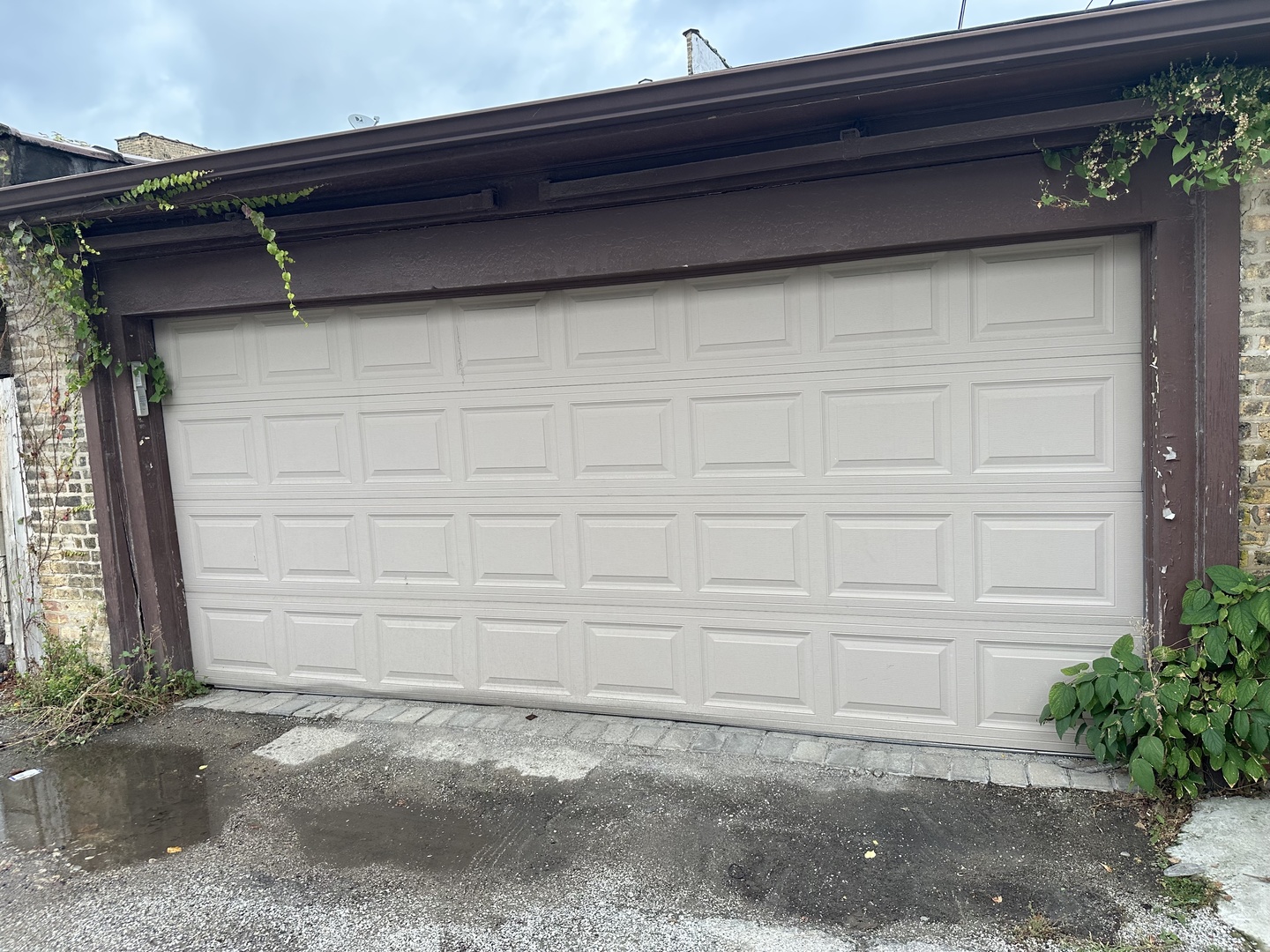 5834 N Maplewood Avenue