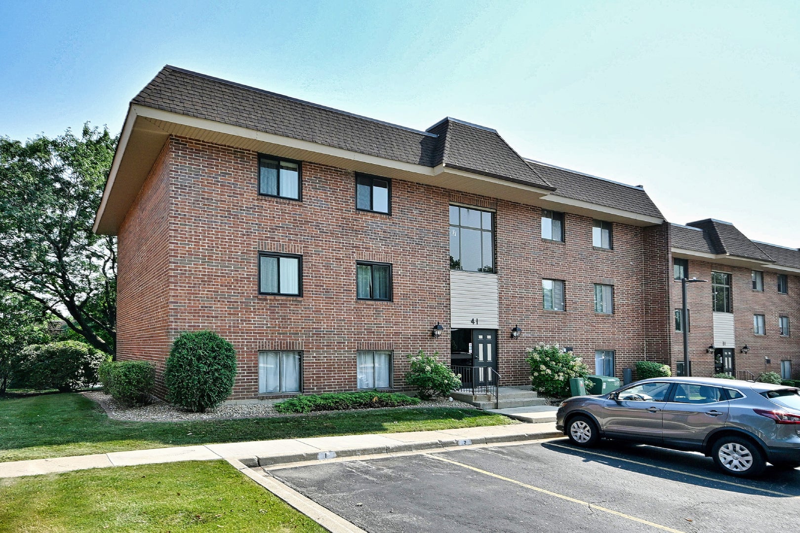 41 E JANATA Boulevard 1B