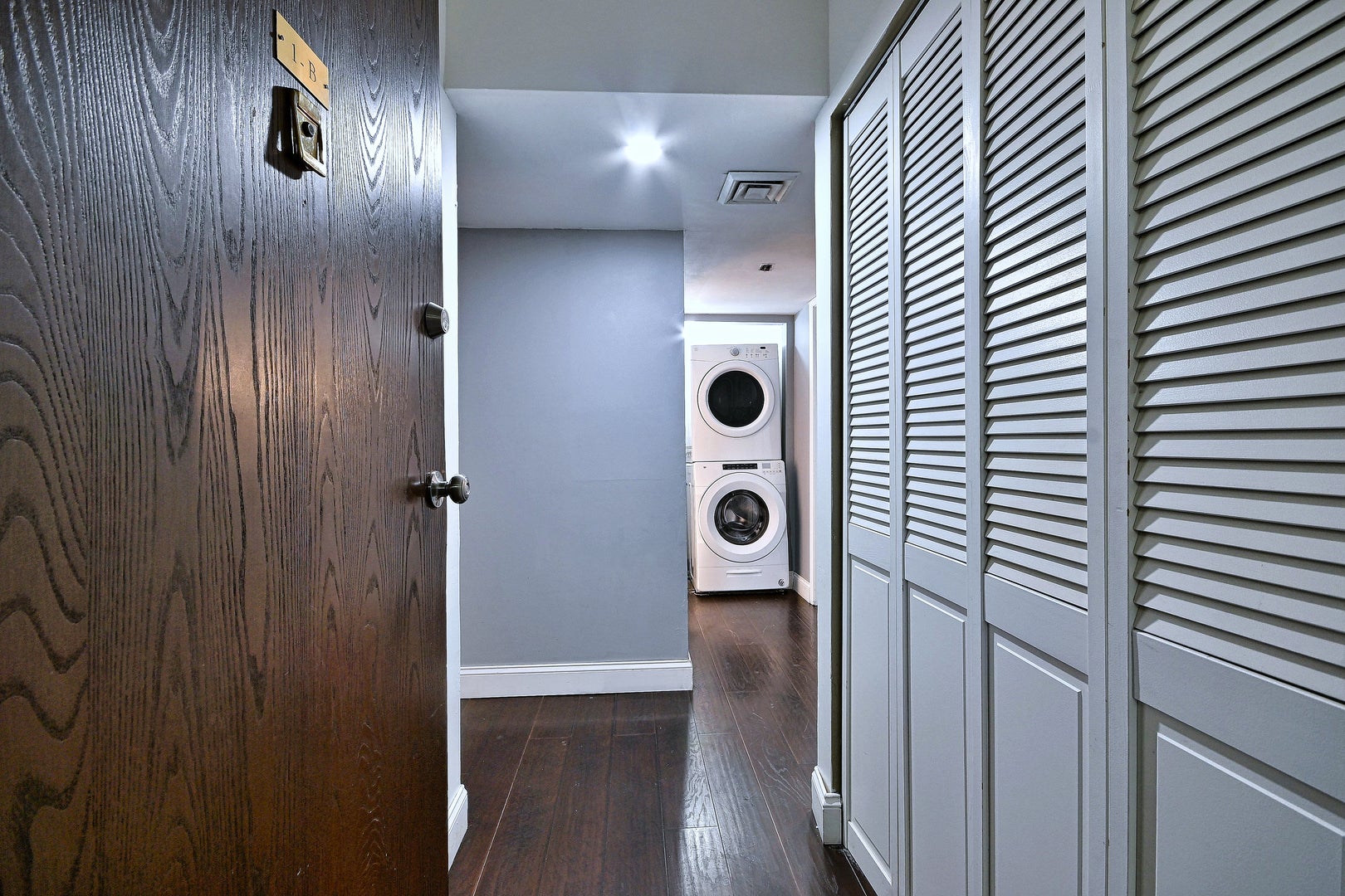41 E JANATA Boulevard 1B