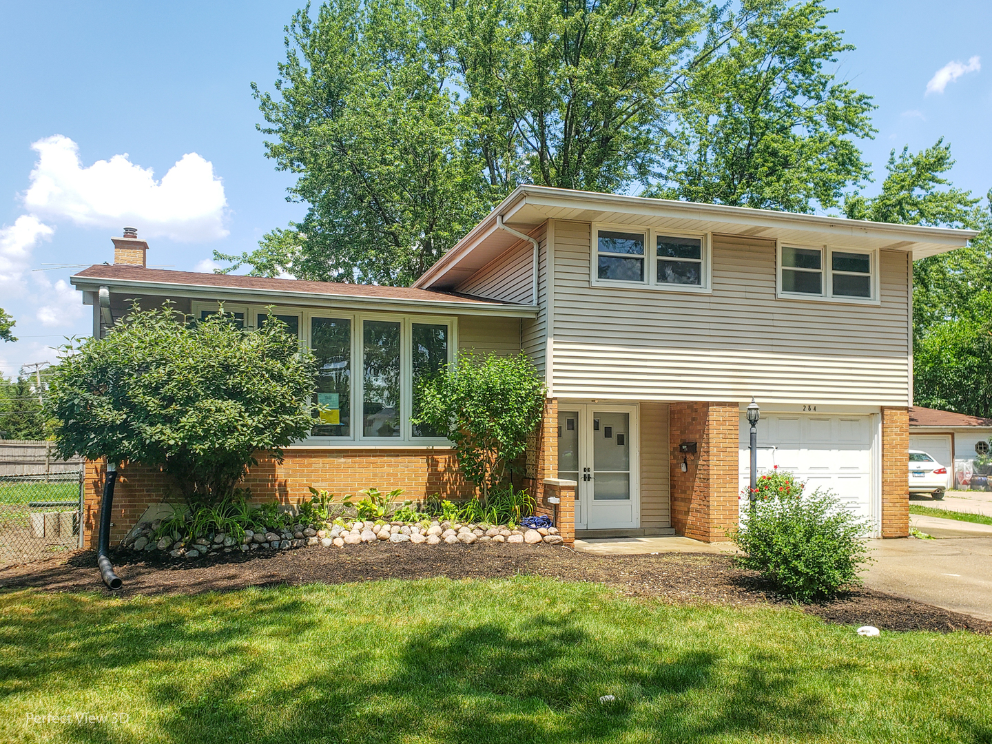 Photo 1 of 30 — 284 Lynn Court, Des Plaines, IL 60016