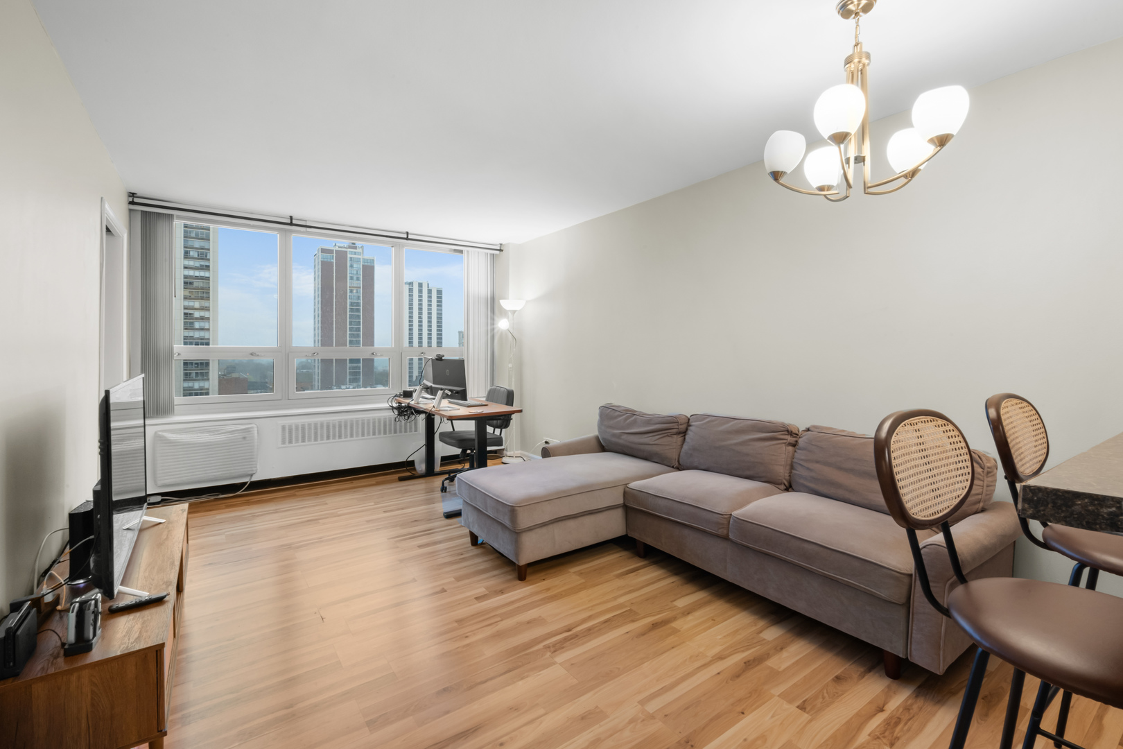 88 W Schiller Street 1203
