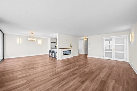 Tiny photo for 1500 Sheridan Road #4A, Wilmette, IL 60091 (MLS # 12494660)