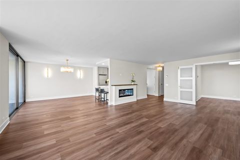 Tiny photo for 1500 Sheridan Road #4A, Wilmette, IL 60091 (MLS # 12494660)