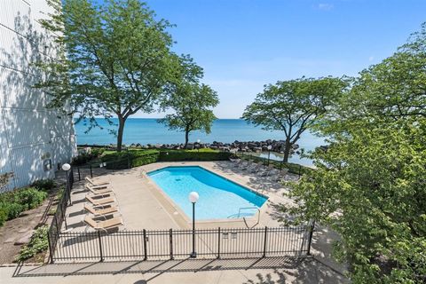 Tiny photo for 1500 Sheridan Road #4A, Wilmette, IL 60091 (MLS # 12494660)