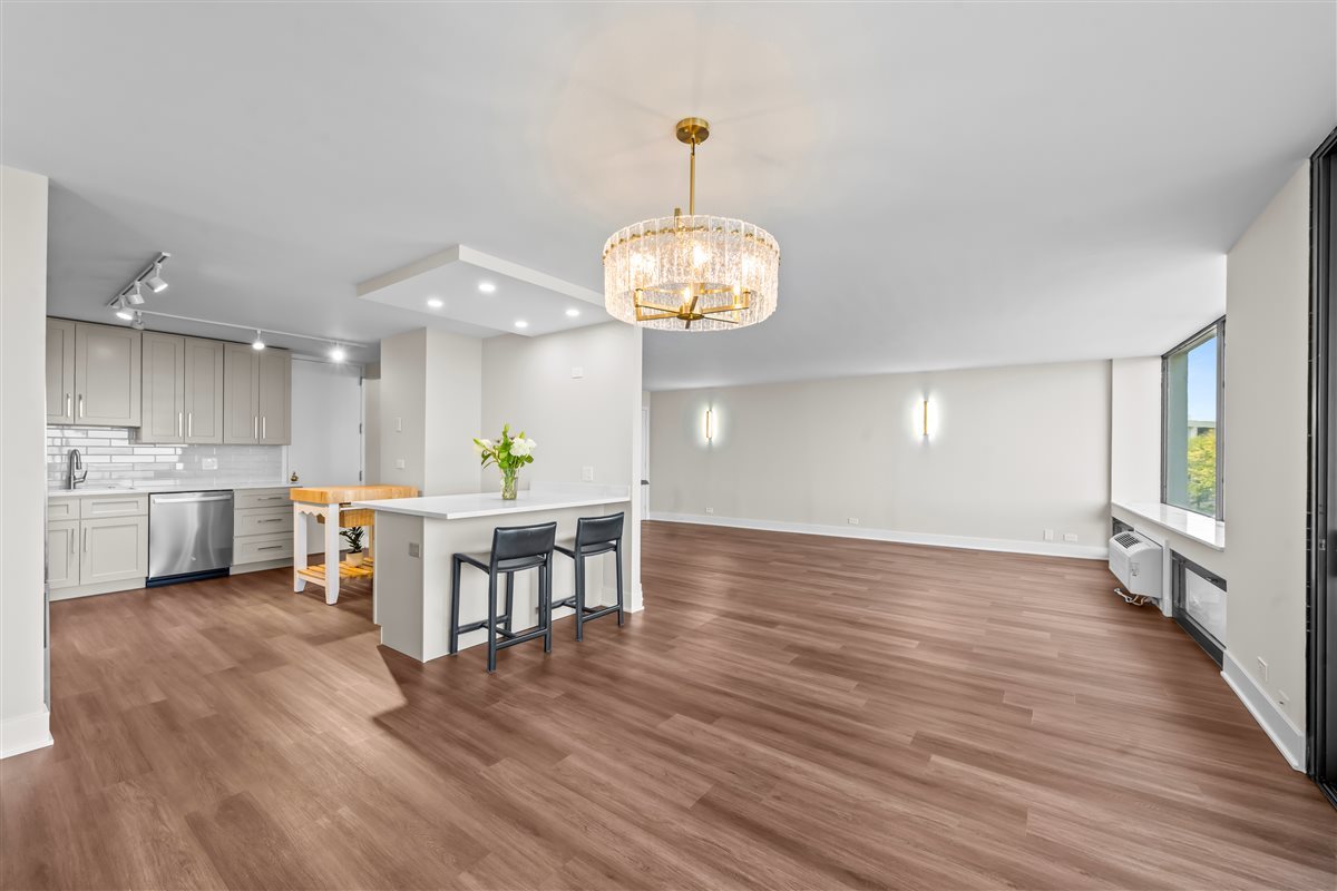 1500 Sheridan Road 4A