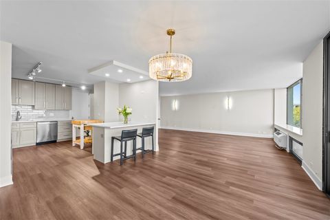 Tiny photo for 1500 Sheridan Road #4A, Wilmette, IL 60091 (MLS # 12494660)