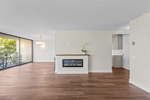 Tiny photo for 1500 Sheridan Road #4A, Wilmette, IL 60091 (MLS # 12494660)