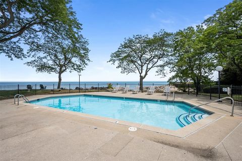 Tiny photo for 1500 Sheridan Road #4A, Wilmette, IL 60091 (MLS # 12494660)