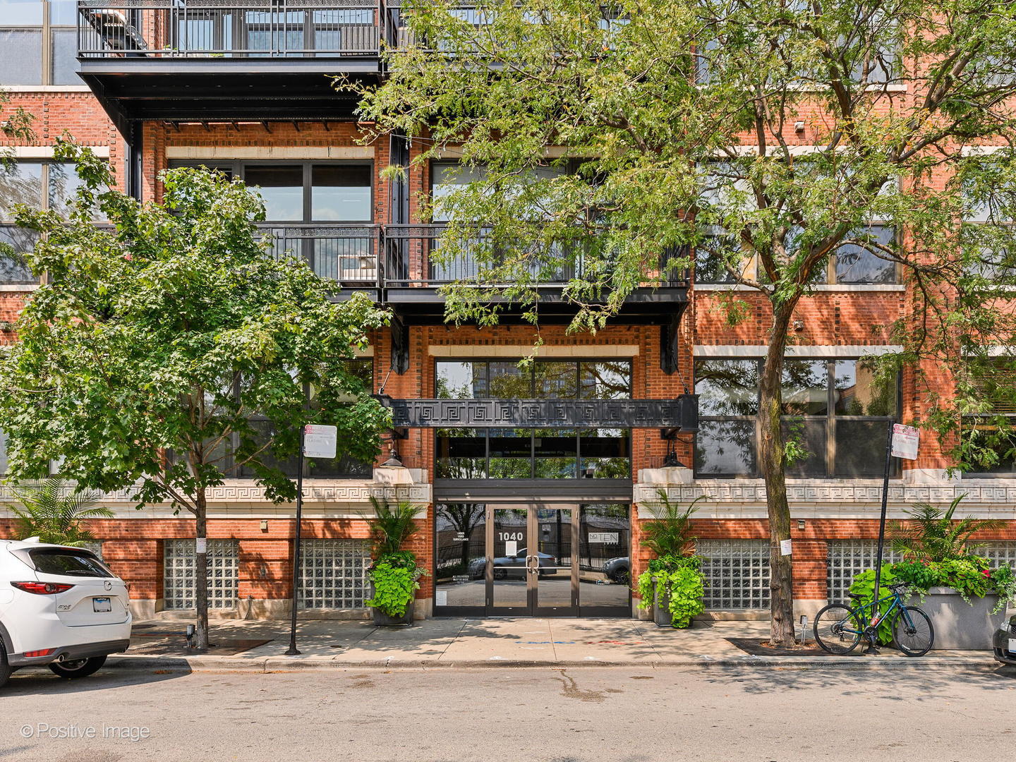 1040 W ADAMS Street 245