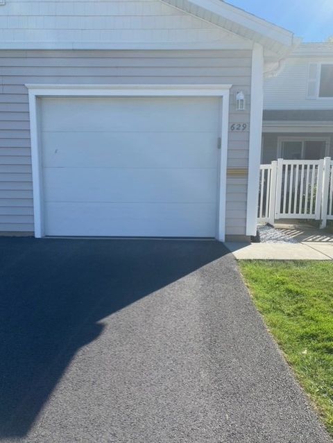 Photo of 629 BREAKERS Point #0, Schaumburg, IL 60194 (MLS # 12677134)