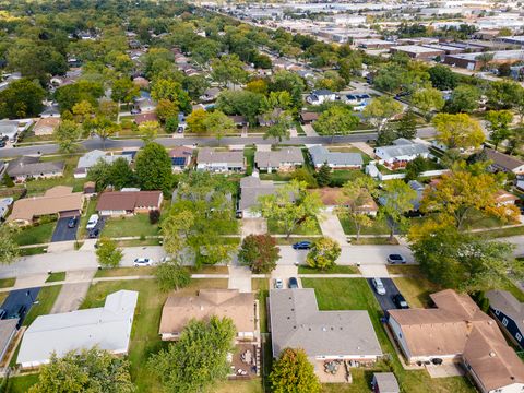 A home in Elk Grove Village