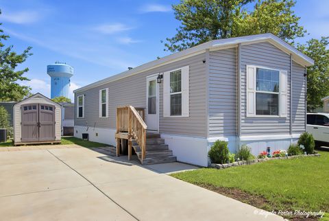 300 A Ok Court, Round Lake, IL 60073 - #: 12690182