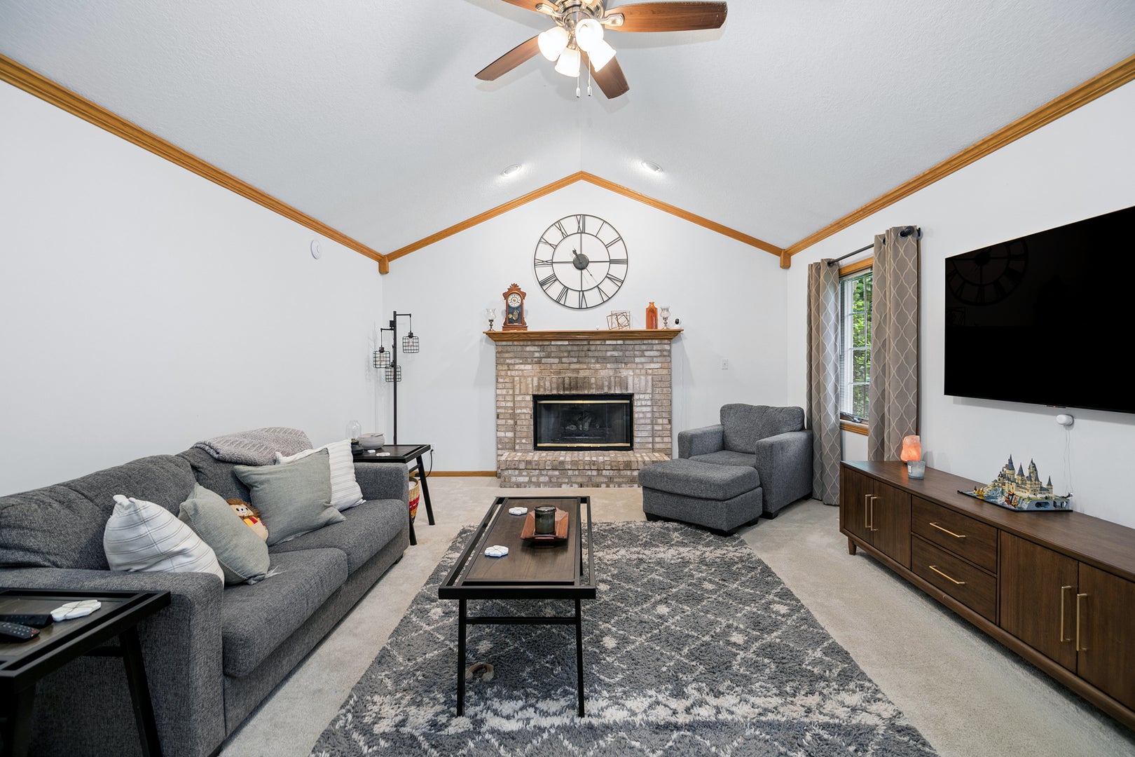 559 Hollyberry Lane