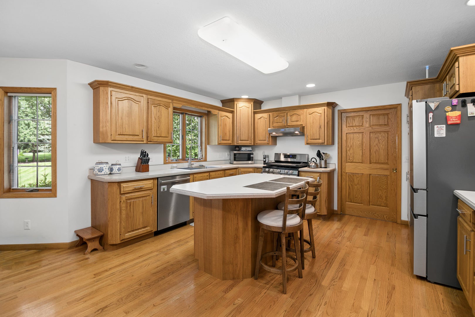 559 Hollyberry Lane