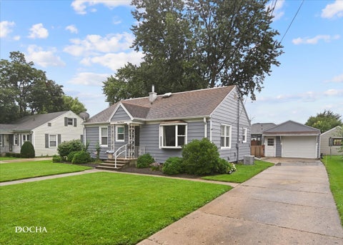 Tiny photo for 1119 Charles Street, Ottawa, IL 61350 (MLS # 12738851)