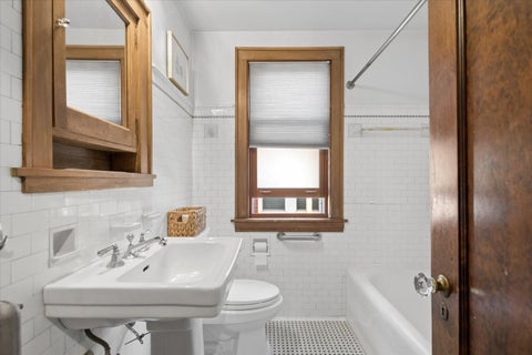 Tiny photo for 1223 Edmer Avenue, Oak Park, IL 60302 (MLS # 12734461)