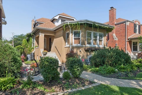 Tiny photo for 1223 Edmer Avenue, Oak Park, IL 60302 (MLS # 12734461)