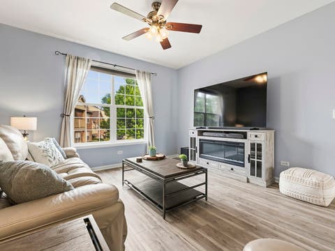 Tiny photo for 5222 Cobblers Crossing, McHenry, IL 60050 (MLS # 12738537)