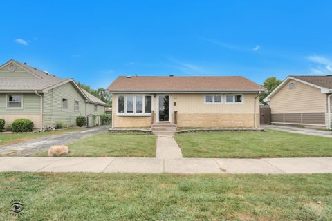Tiny photo for 7418 W 115th Street, Worth, IL 60482 (MLS # 12765928)