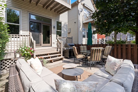 Tiny photo for 331 W Evergreen Avenue, Chicago, IL 60610 (MLS # 12753212)