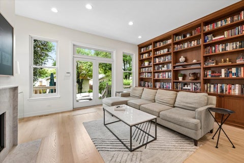 Tiny photo for 331 W Evergreen Avenue, Chicago, IL 60610 (MLS # 12753212)