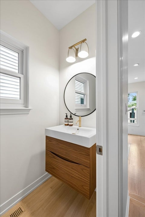 Tiny photo for 331 W Evergreen Avenue, Chicago, IL 60610 (MLS # 12753212)