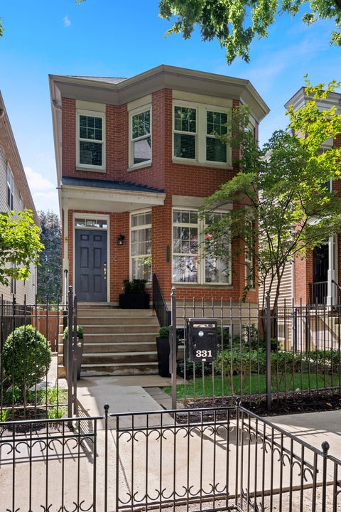 Tiny photo for 331 W Evergreen Avenue, Chicago, IL 60610 (MLS # 12753212)