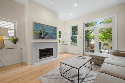 Tiny photo for 331 W Evergreen Avenue, Chicago, IL 60610 (MLS # 12753212)
