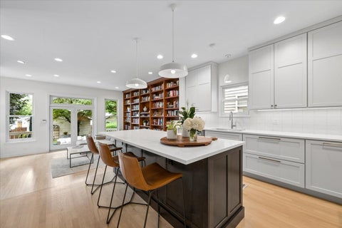 Tiny photo for 331 W Evergreen Avenue, Chicago, IL 60610 (MLS # 12753212)