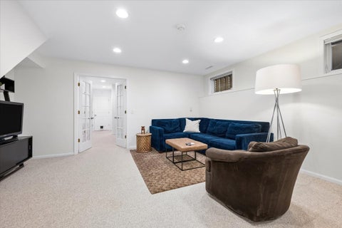 Tiny photo for 331 W Evergreen Avenue, Chicago, IL 60610 (MLS # 12753212)