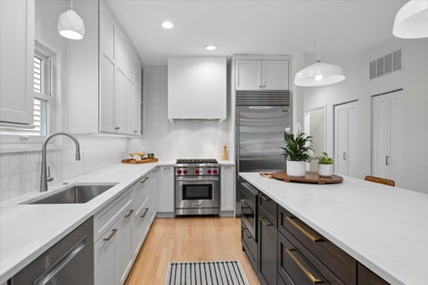 Tiny photo for 331 W Evergreen Avenue, Chicago, IL 60610 (MLS # 12753212)