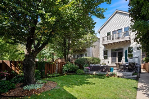 Tiny photo for 331 W Evergreen Avenue, Chicago, IL 60610 (MLS # 12753212)