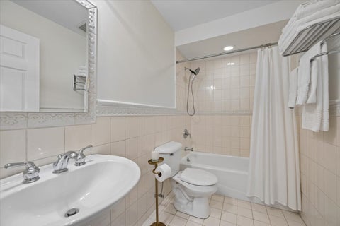 Tiny photo for 331 W Evergreen Avenue, Chicago, IL 60610 (MLS # 12753212)