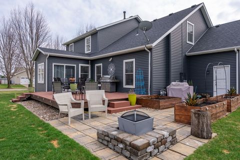 Tiny photo for 5911 Woodland Avenue, Davenport, IA 52807 (MLS # 12606707)