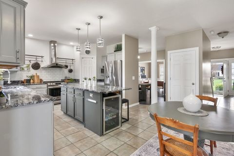 Tiny photo for 5911 Woodland Avenue, Davenport, IA 52807 (MLS # 12606707)